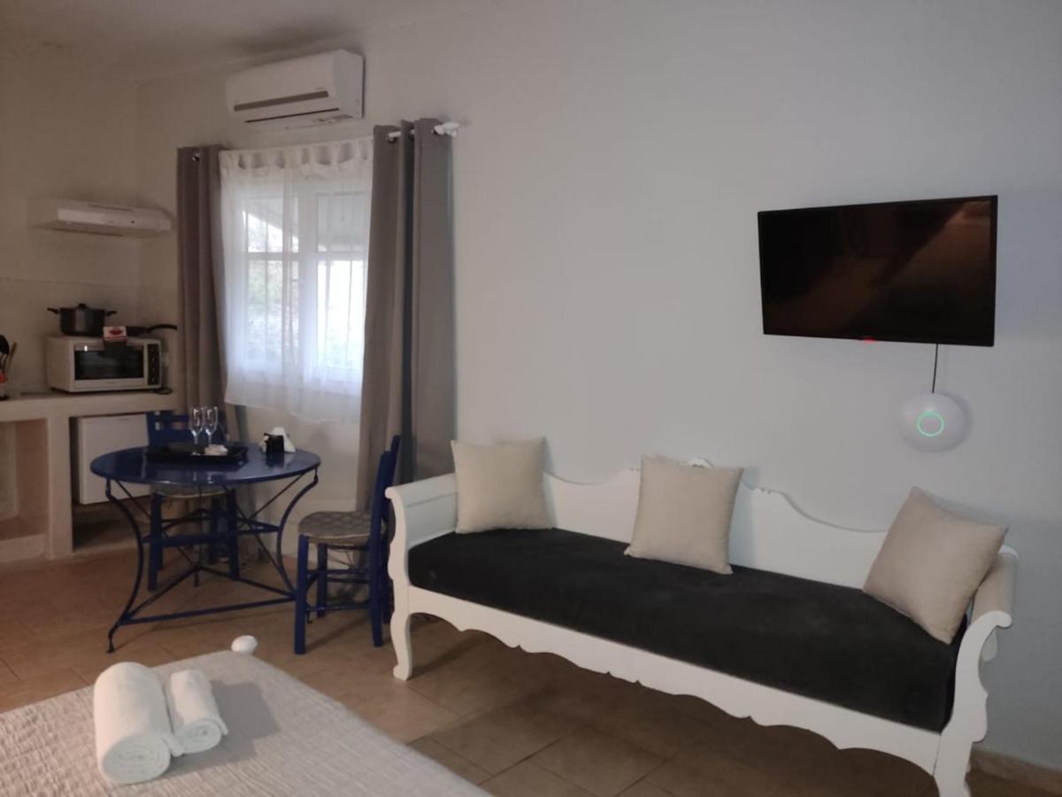 סנטוריני Kampanelia Village Suites מראה חיצוני תמונה